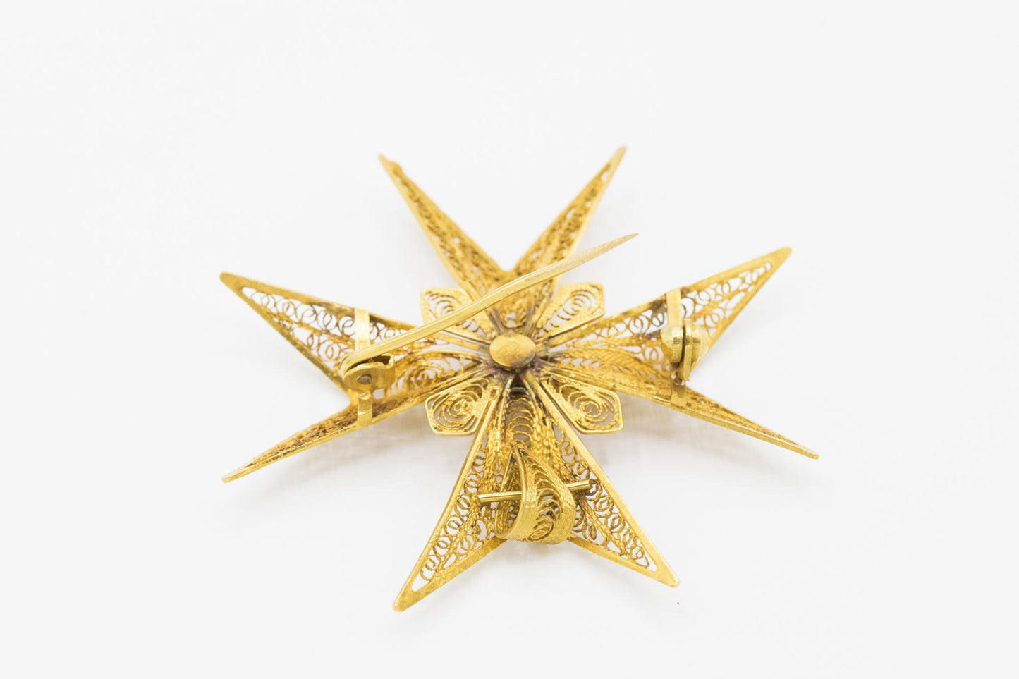 18K Yellow Gold Vintage Filigree Lace Maltese Cross Pendant/Brooch