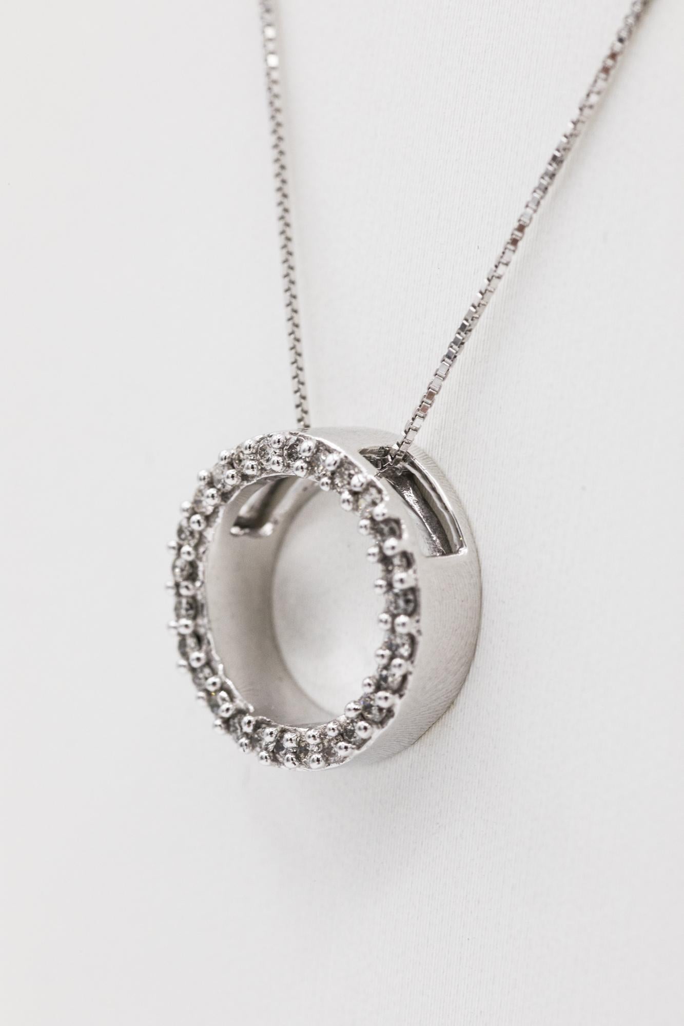 14K White Gold Diamond Circle Pendant