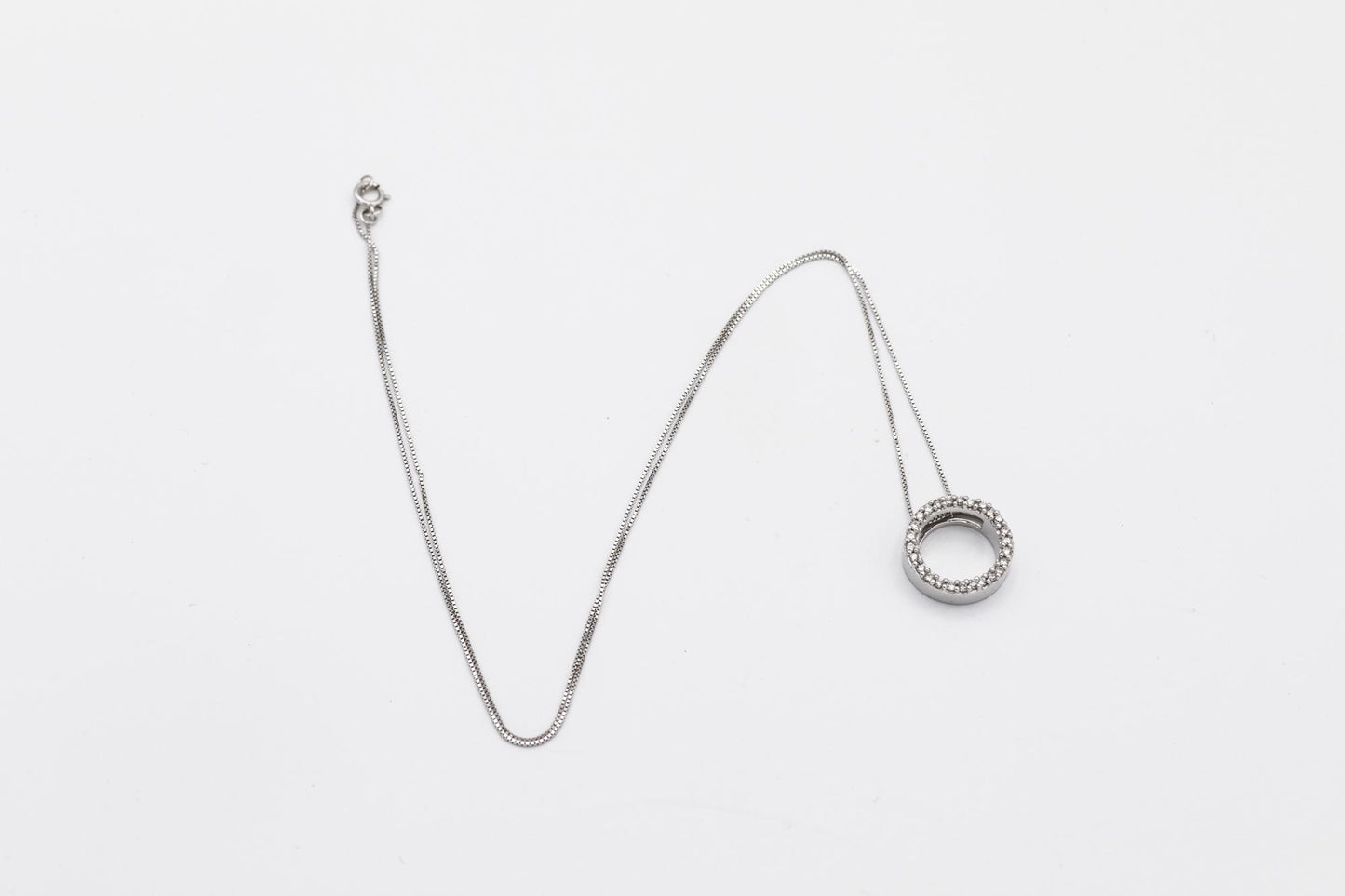 14K White Gold Diamond Circle Pendant