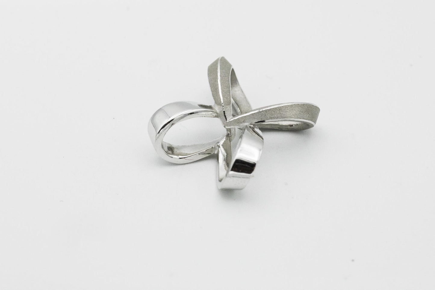 18K Abstract Double Infinity Pendant