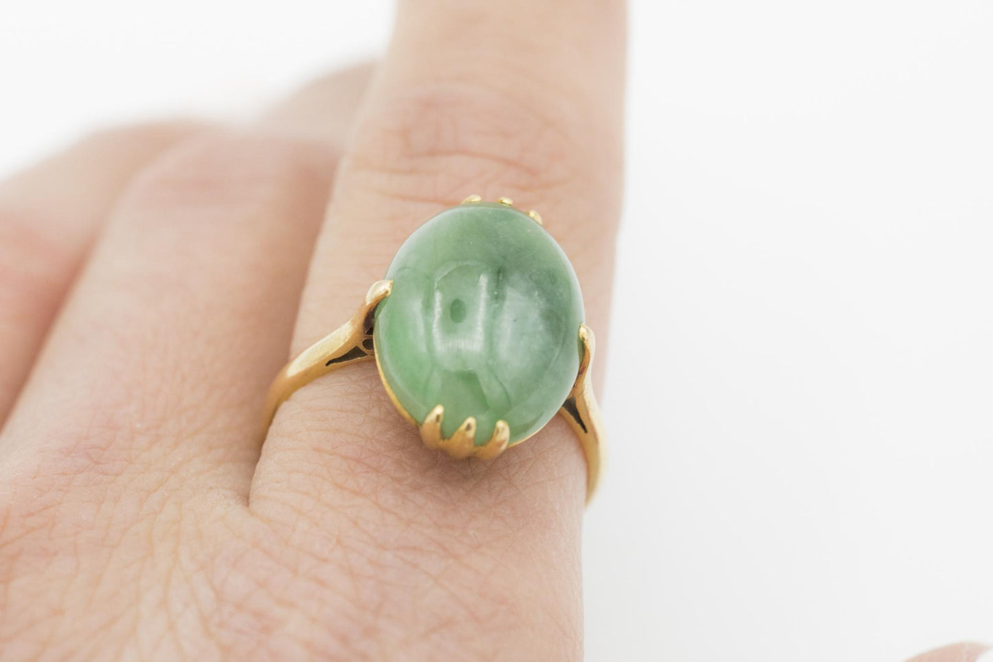 18K Yellow Gold Jadeite Cabochon Ring