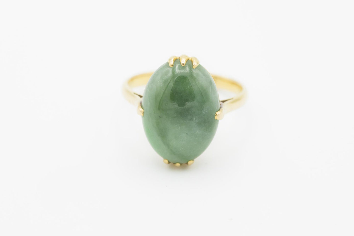 18K Yellow Gold Jadeite Cabochon Ring