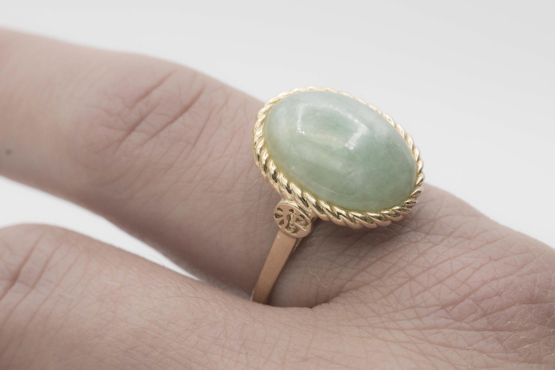 14K Yellow Gold Sanuk Oval Jade-Nephrite Ring