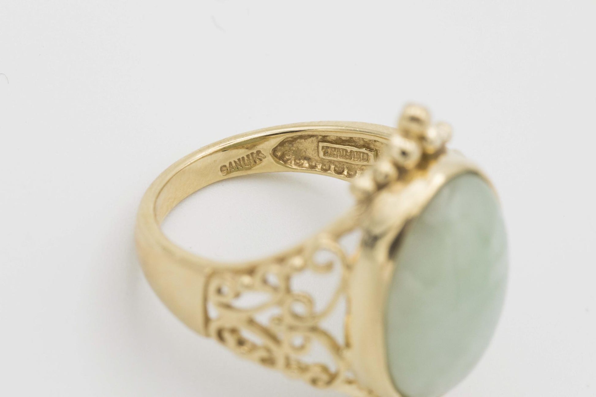 14K Sanuk Vintage Green Jadeite Jade Cabochon Filigree Ring