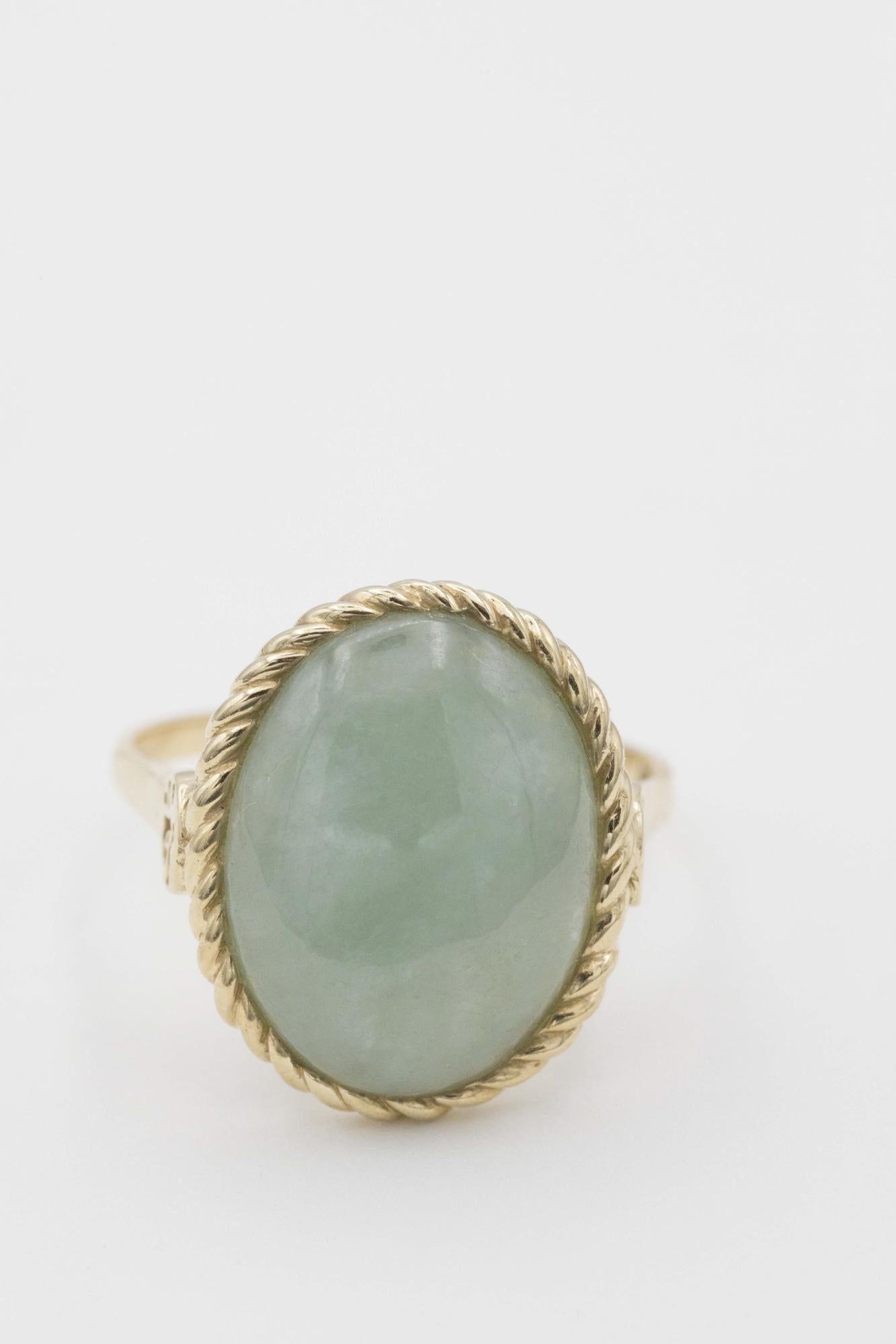 14K Yellow Gold Sanuk Oval Jade-Nephrite Ring