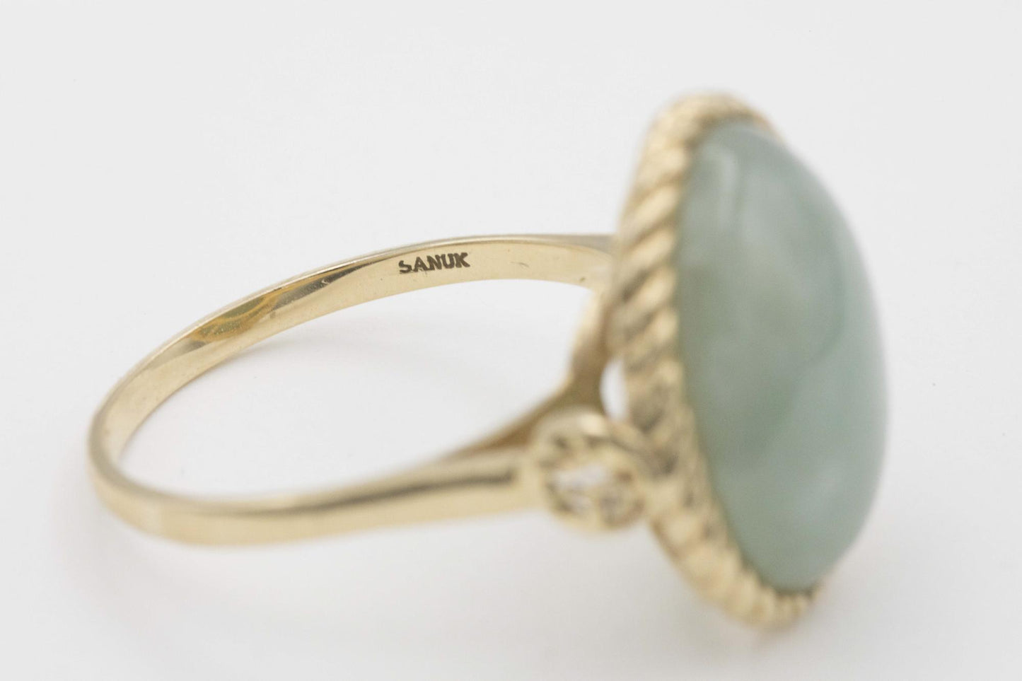 14K Yellow Gold Sanuk Oval Jade-Nephrite Ring