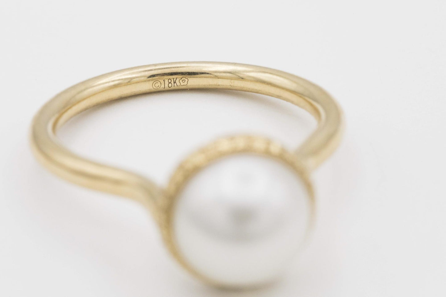 Fabulous Vintage 18K Yellow Gold Pearl Ring