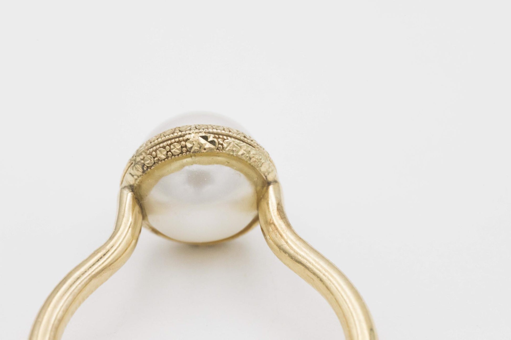 Fabulous Vintage 18K Yellow Gold Pearl Ring