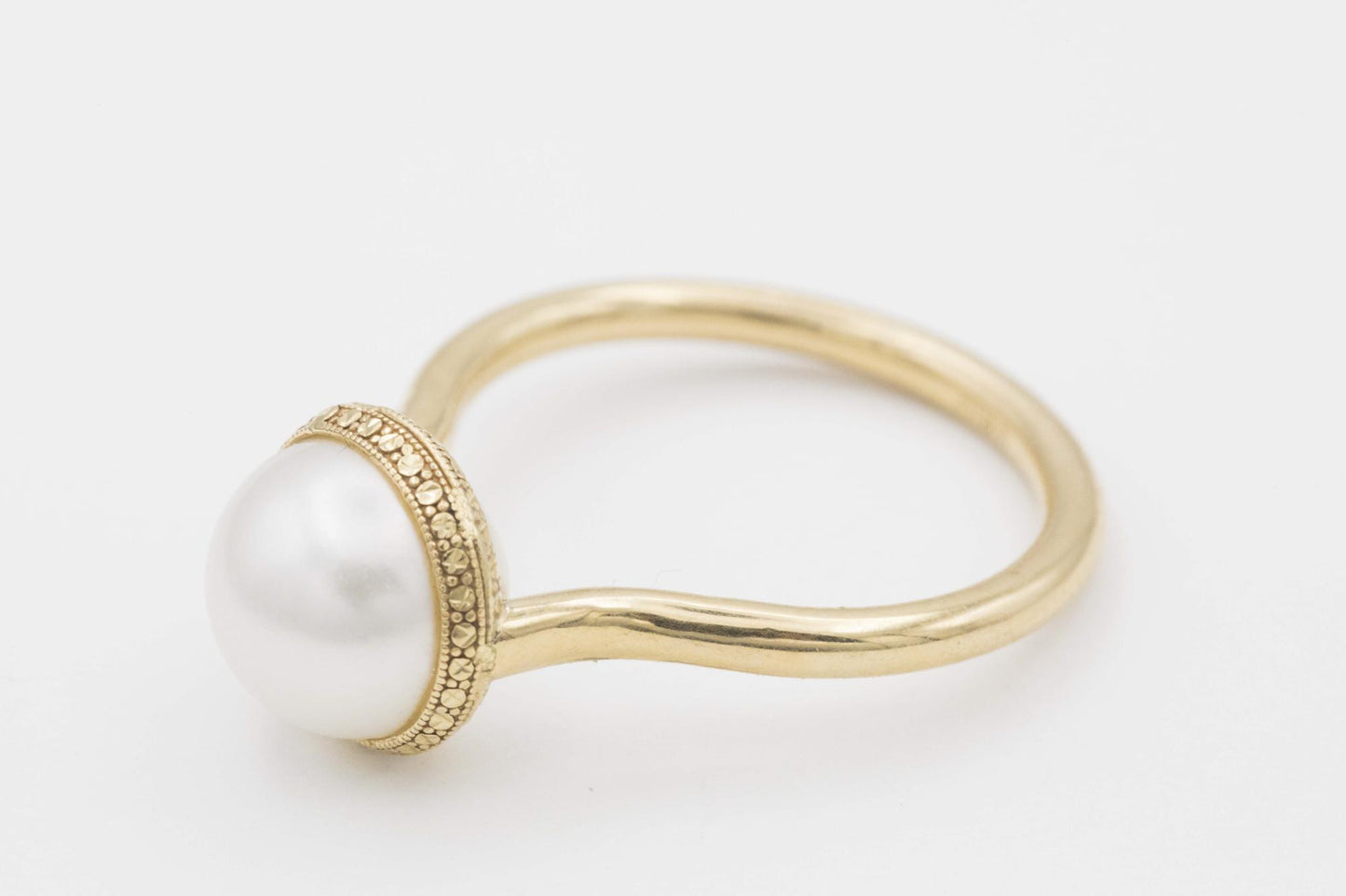 Fabulous Vintage 18K Yellow Gold Pearl Ring