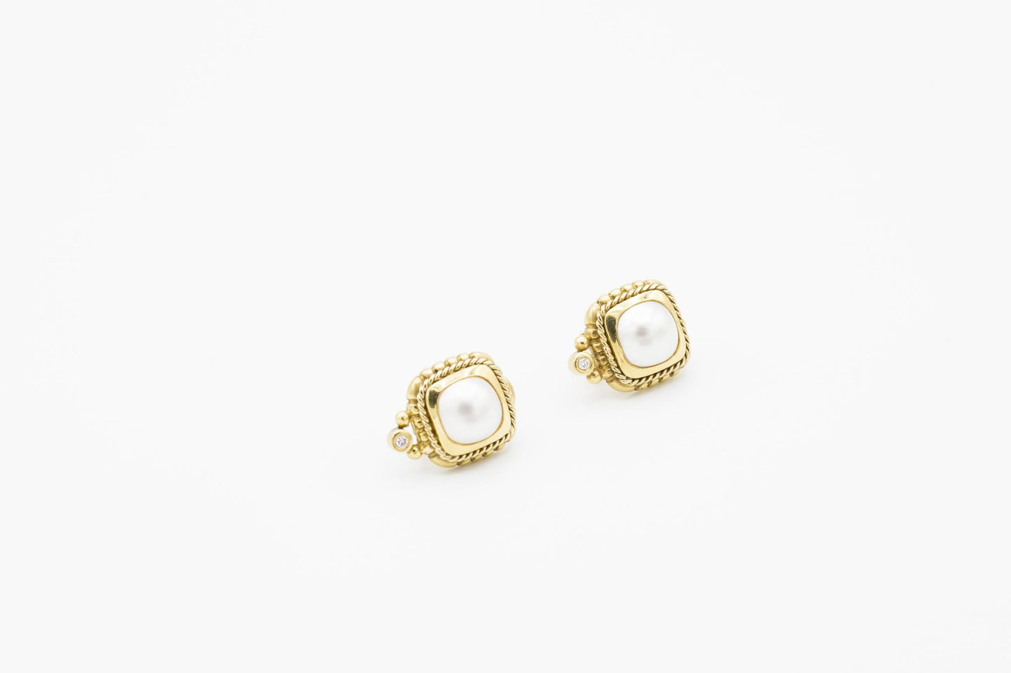Pearl Earrings with Twisted Rope 18K YG Setting