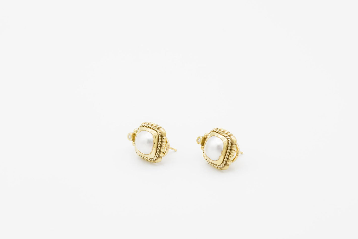 Pearl Earrings with Twisted Rope 18K YG Setting