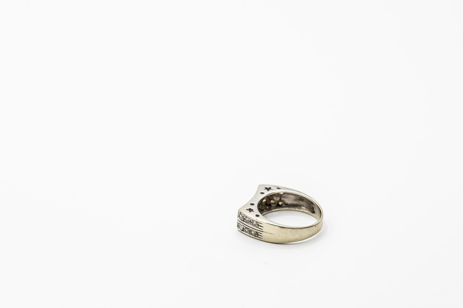 Vintage 18K Double Row Diamond Fashion Ring