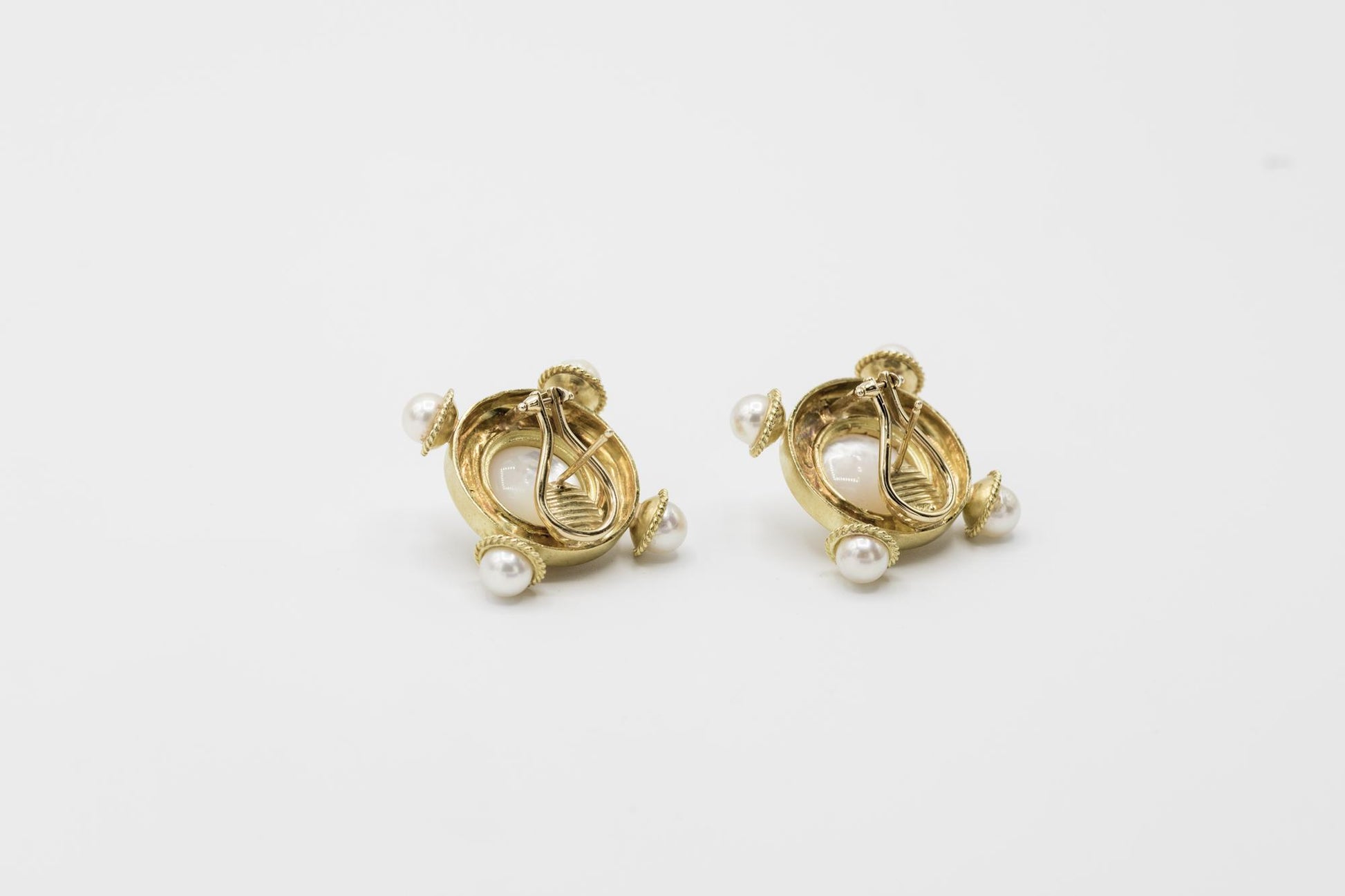 Pearl 18K Yellow Gold Earring and Brooch Set