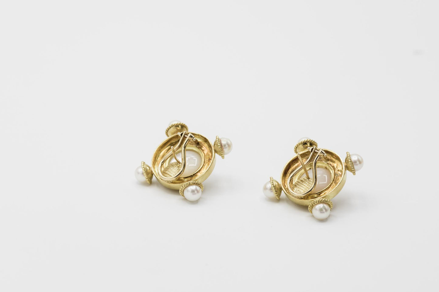 Pearl 18K Yellow Gold Earring and Brooch Set