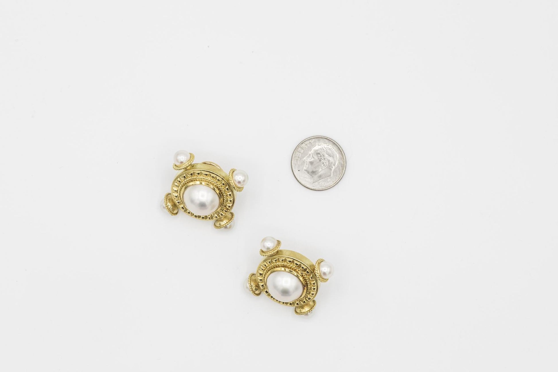 Pearl 18K Yellow Gold Earring and Brooch Set
