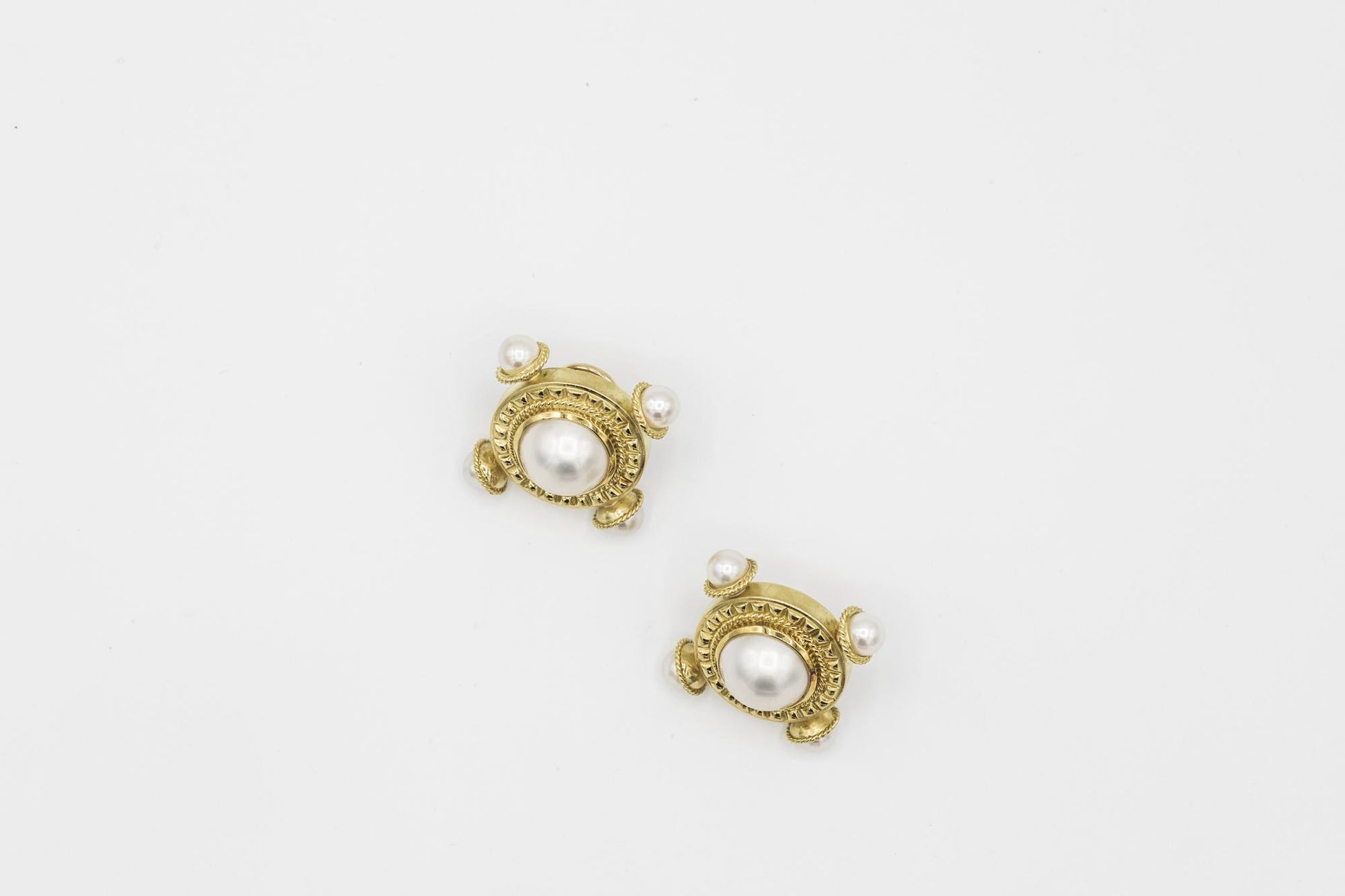 Pearl 18K Yellow Gold Earring and Brooch Set