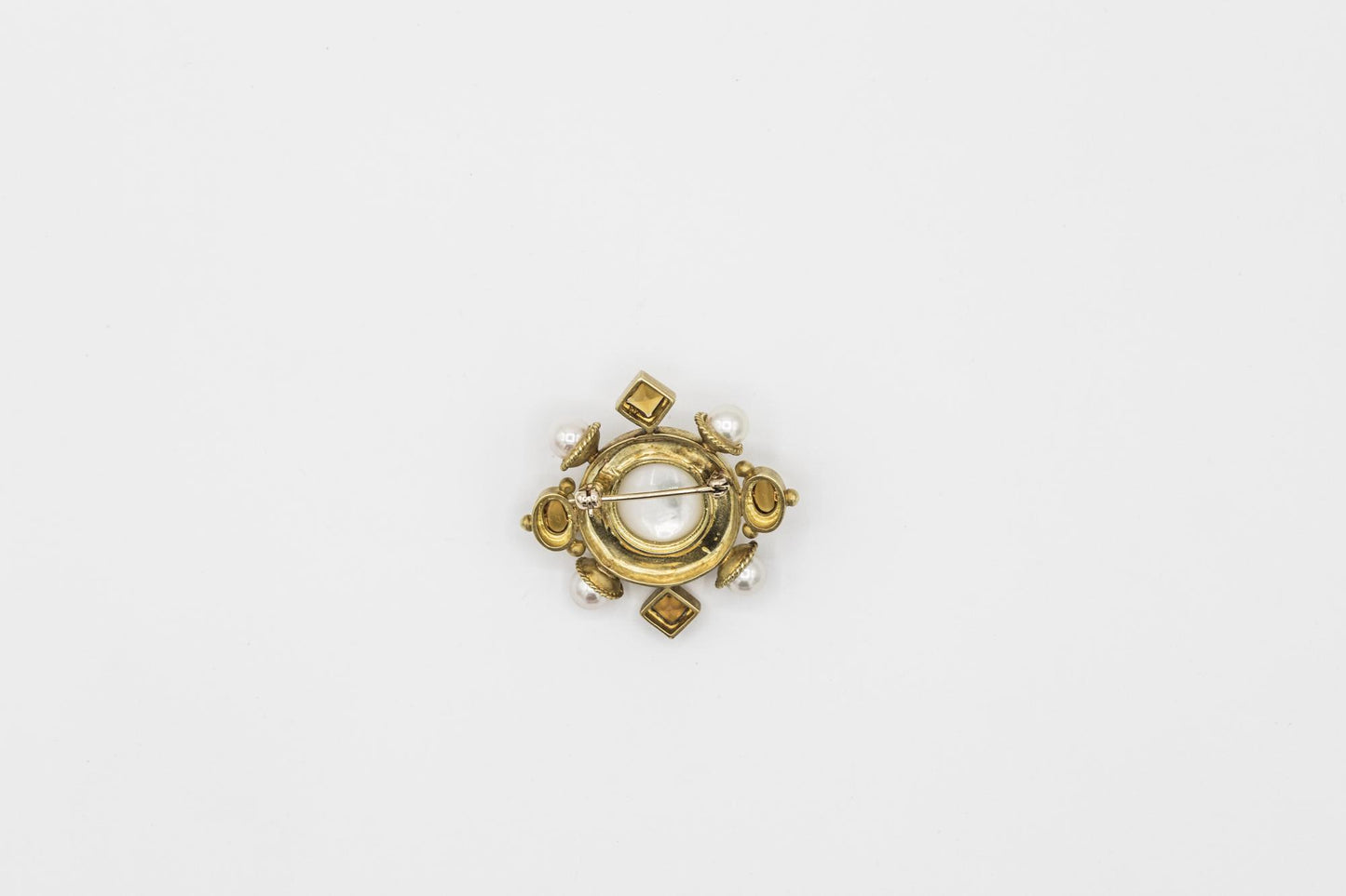 Pearl 18K Yellow Gold Earring and Brooch Set
