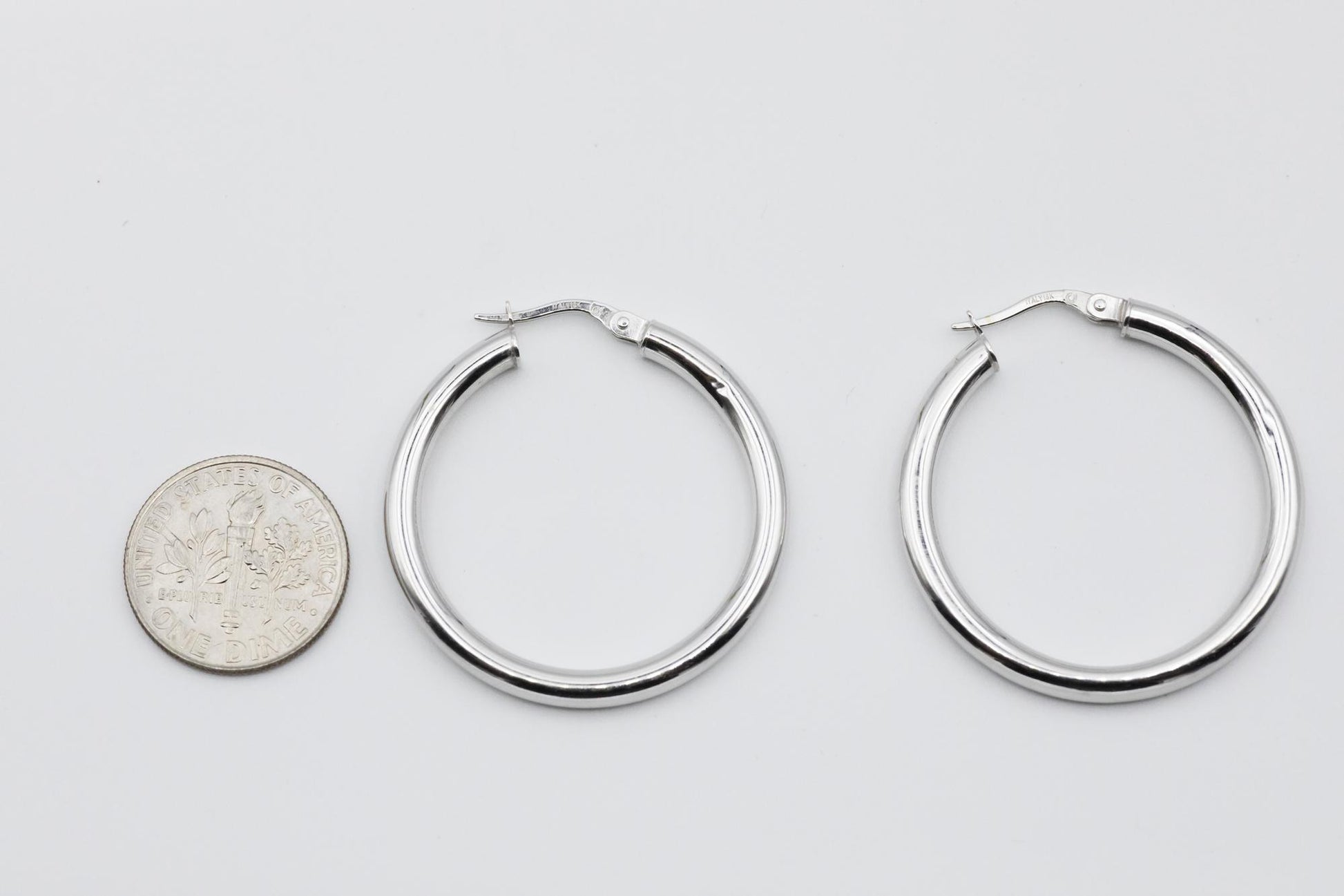 18K White Gold Shiny Hoop Earrings