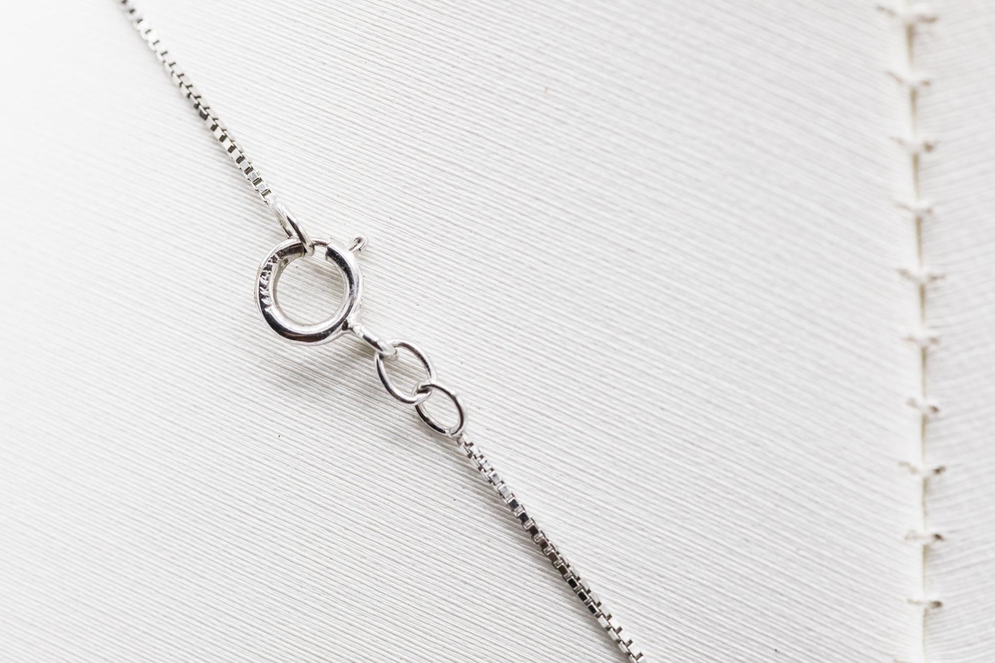 14K White Gold Diamond Circle Pendant