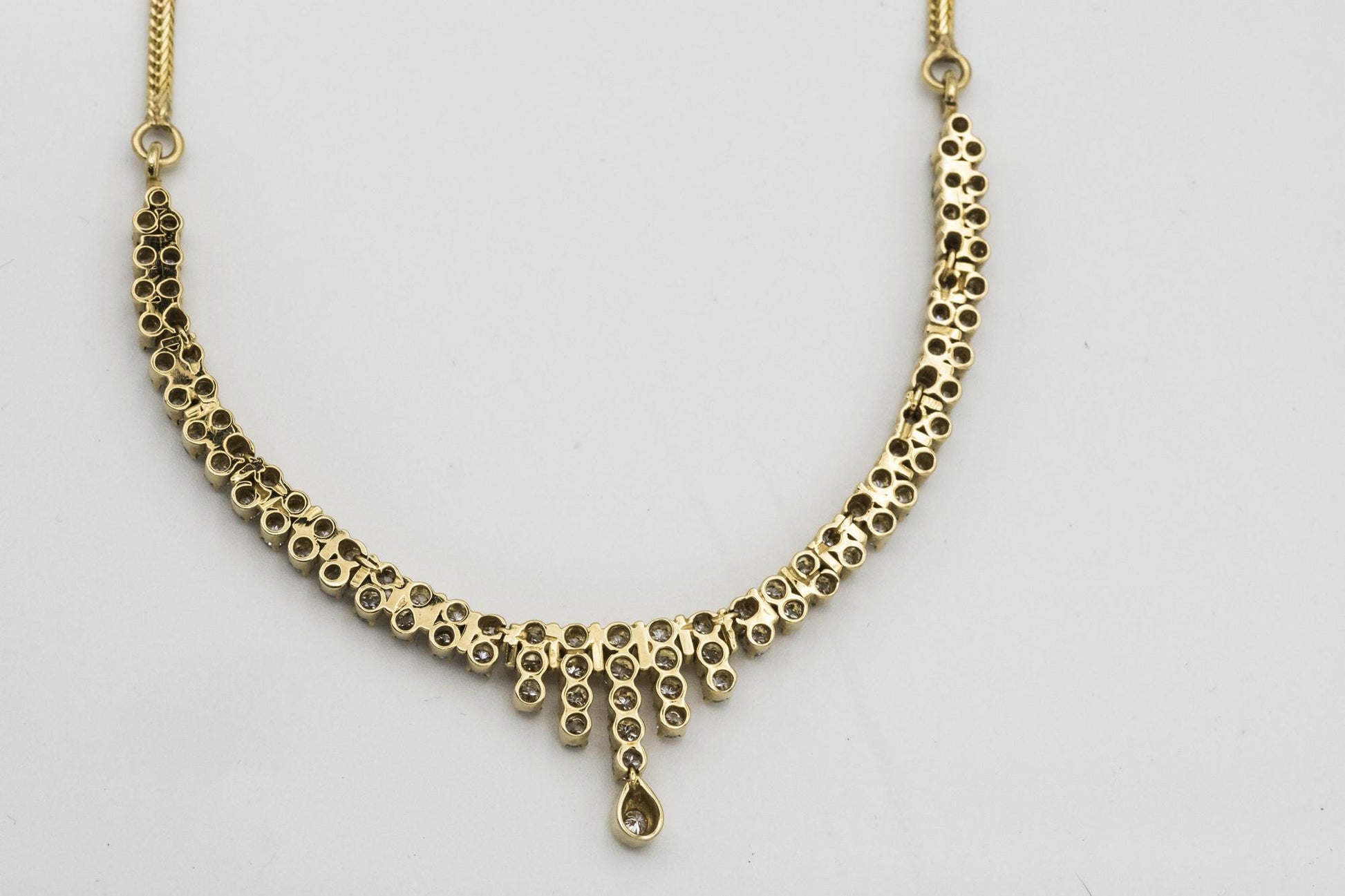 Dazzling Diamond Collar Necklace Set in Yellow Gold