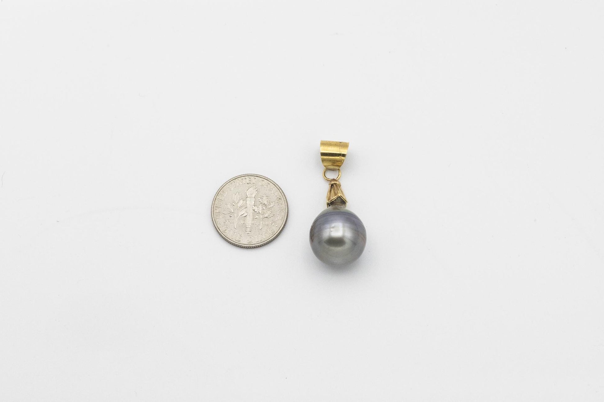 13mm Gray Baroque Pearl Pendant Set in 18K Yellow Gold