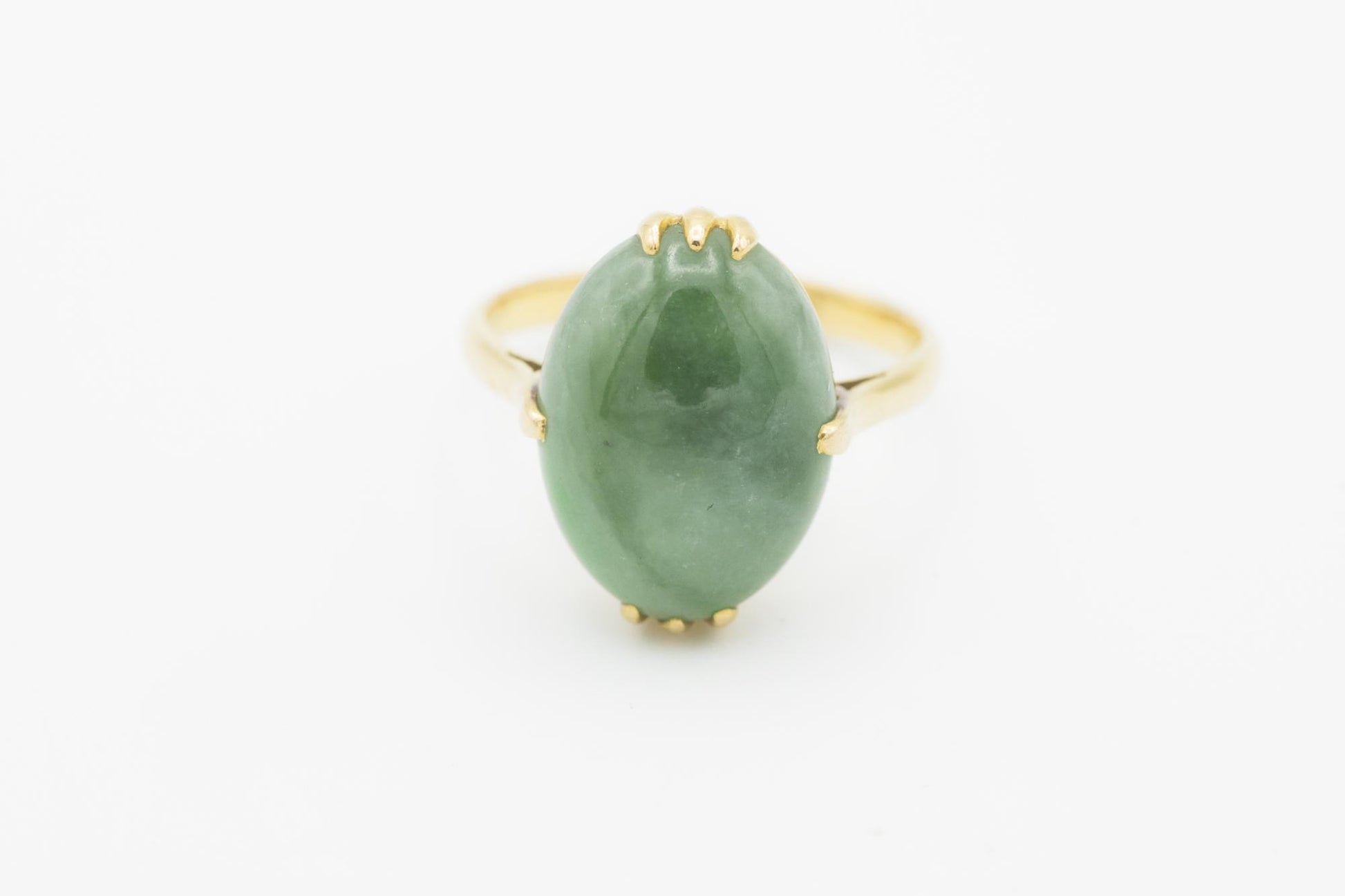 18K Yellow Gold Jadeite Cabochon Ring