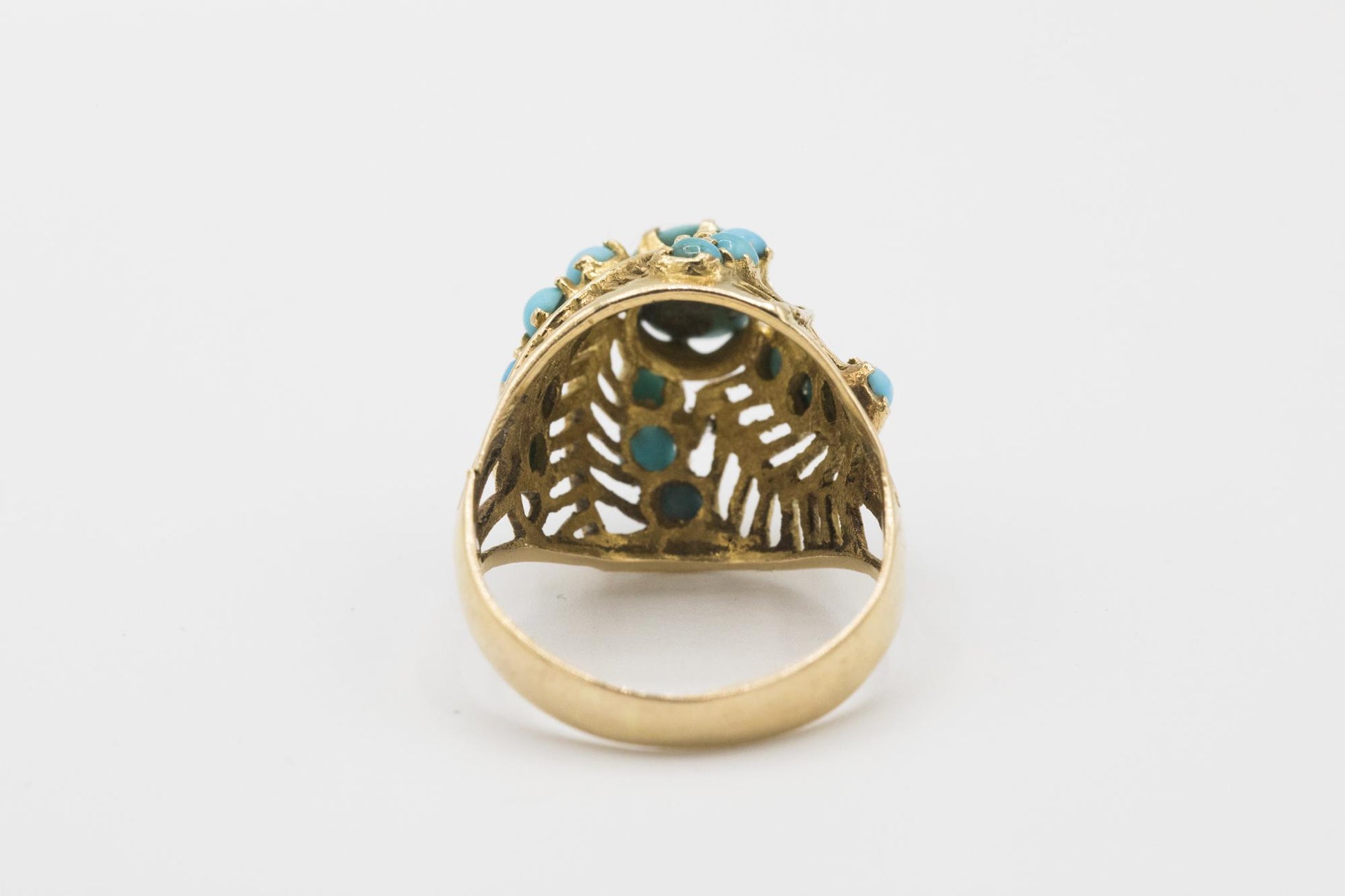 18K Yellow Gold Vintage Turquoise Ring